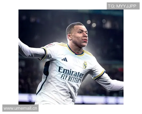 小姆巴佩绝平巴黎后模仿姆巴佩庆祝动作姆总在看台笑逐颜开