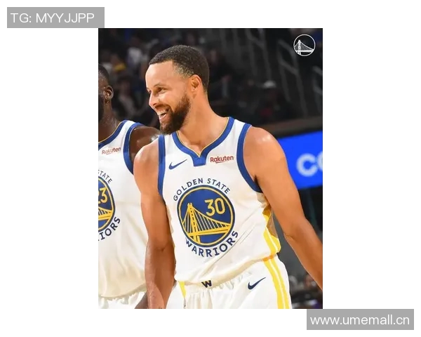 老将默契配合霍福德助攻库里精彩反篮打成21