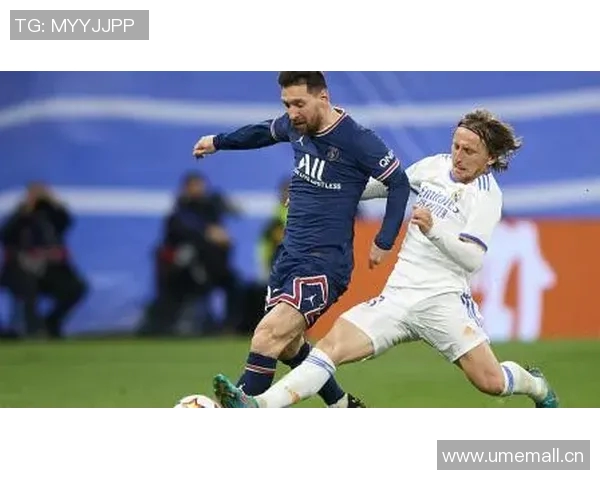 两位金球先生的传奇相遇2006年魔笛首秀梅西国家队首球回顾