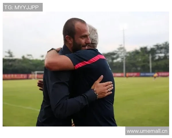 吉拉迪诺重返圣西罗感慨万千与米兰的特别缘分令人动容 吉拉迪诺重返圣西罗感慨万千与米兰的特别缘分令人动容