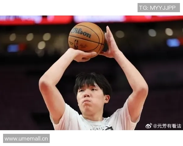 新秀表现抢眼5中5砍下14分2板1助1帽瀚森短暂出场仅6分钟 新秀表现抢眼5中5砍下14分2板1助1帽瀚森短暂出场仅6分钟