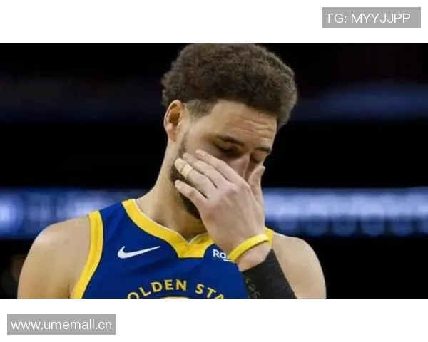 浓眉状态低迷半场表现不佳仅得8分7板并出现两次失误