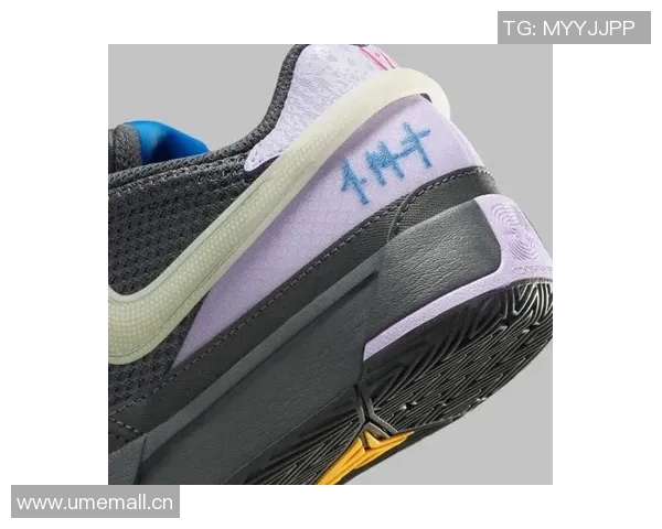 Nike推出多款圣诞特别配色球鞋詹姆斯库里杜兰特莫兰特文班代言款齐亮相